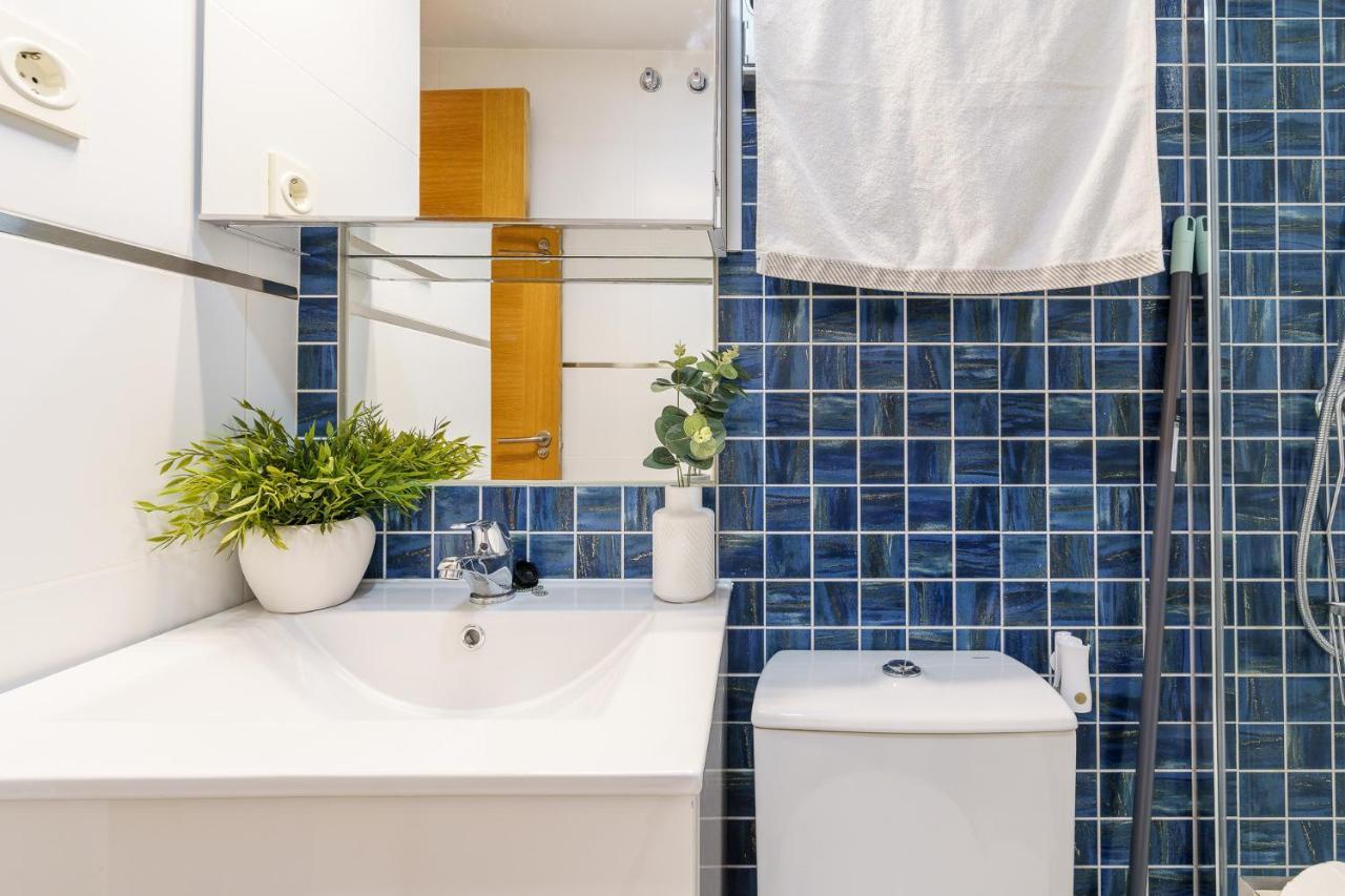 Malagasuite Cozy Center Apartment & Parking Екстериор снимка